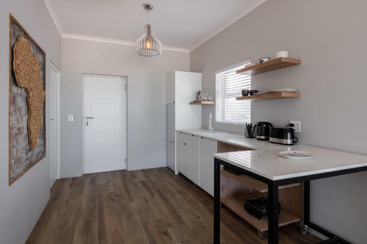 Small Bay Beach Suites كيب تاون المظهر الخارجي الصورة