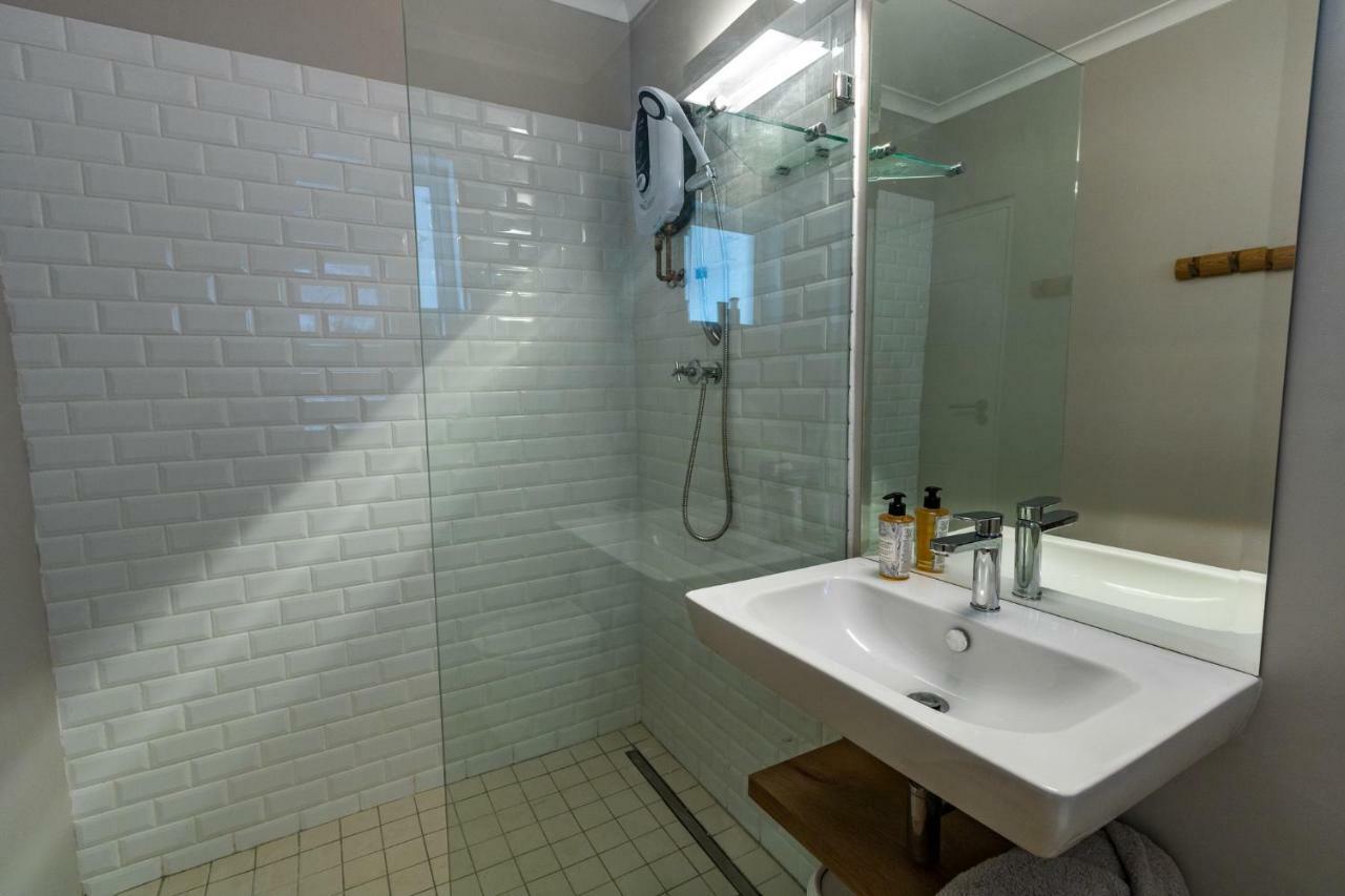 Small Bay Beach Suites كيب تاون المظهر الخارجي الصورة